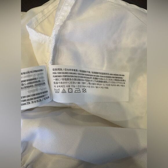 Abercrombie and Fitch White Lace Eyelet Embroidered Romper Size Medium - Picture 11 of 12